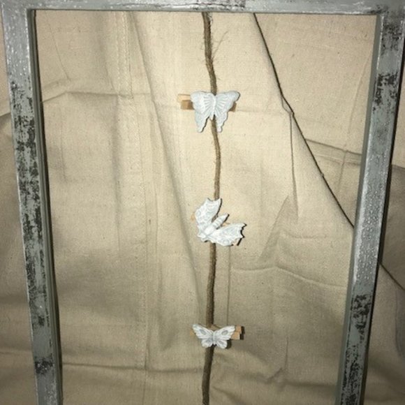 FRAME TO HOLD PICTURES - Picture 1 of 4